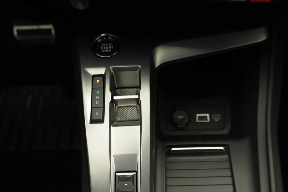 peugeot-e-308-2023-eletrico-0cc