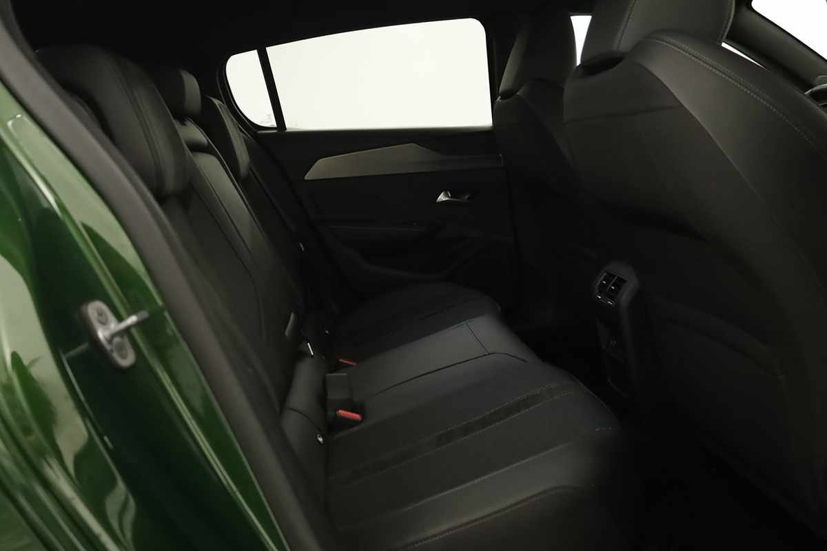 peugeot-e-308-2023-eletrico-0cc