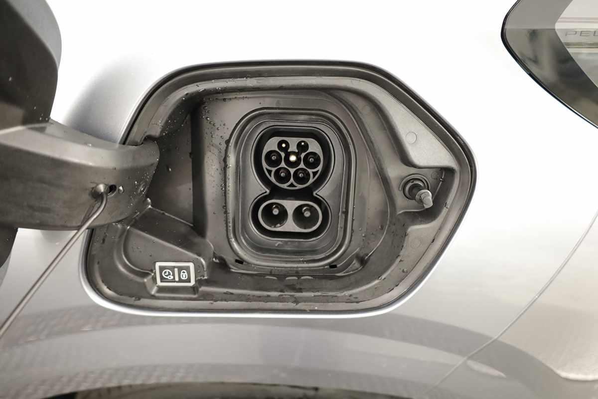 peugeot-e-208-2025-eletrico-0cc