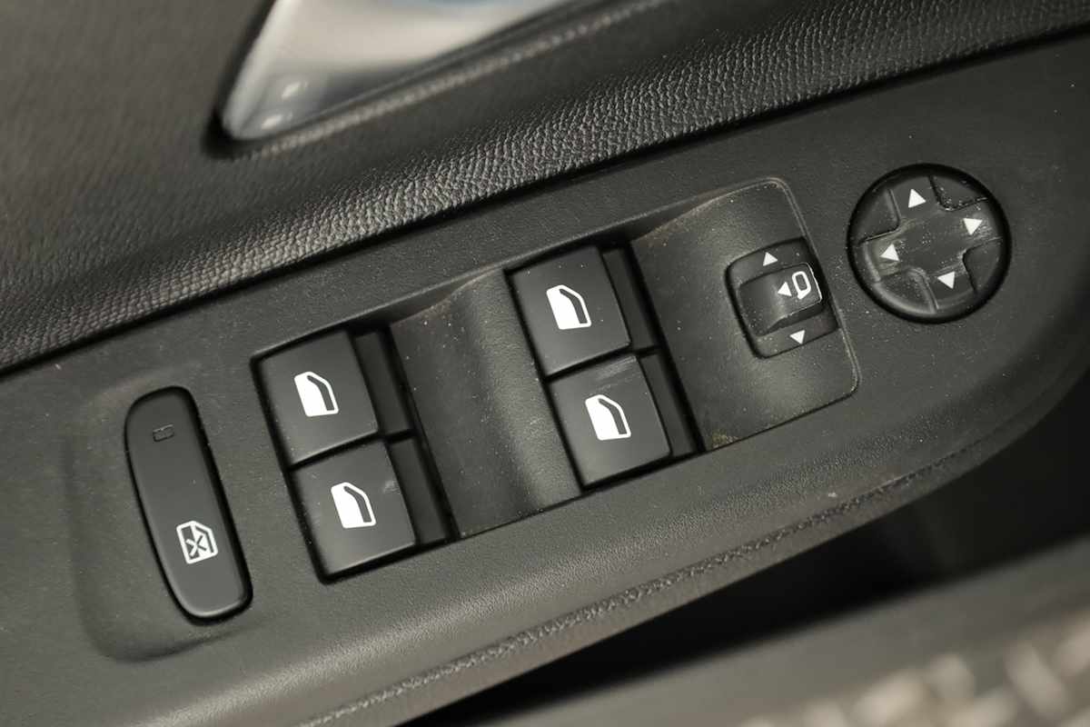 opel-corsa-2025-gasolina-1199cc