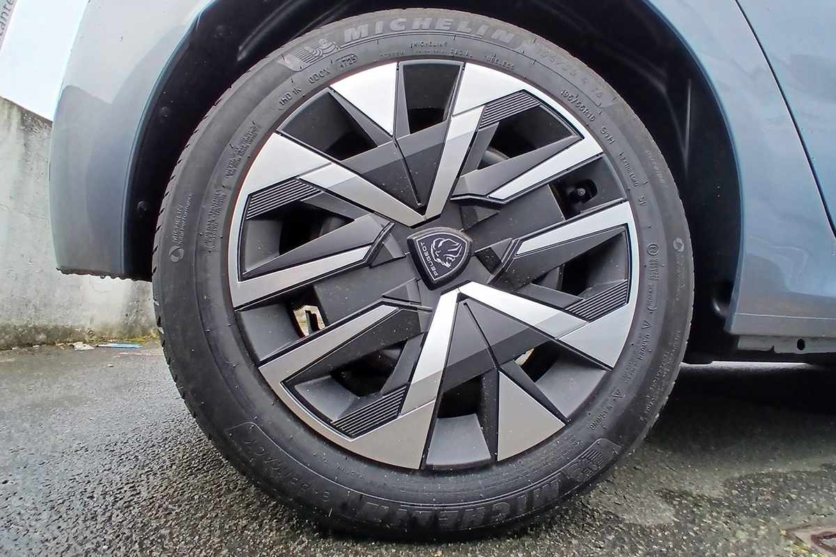 peugeot-e-208-2026-eletrico-0cc