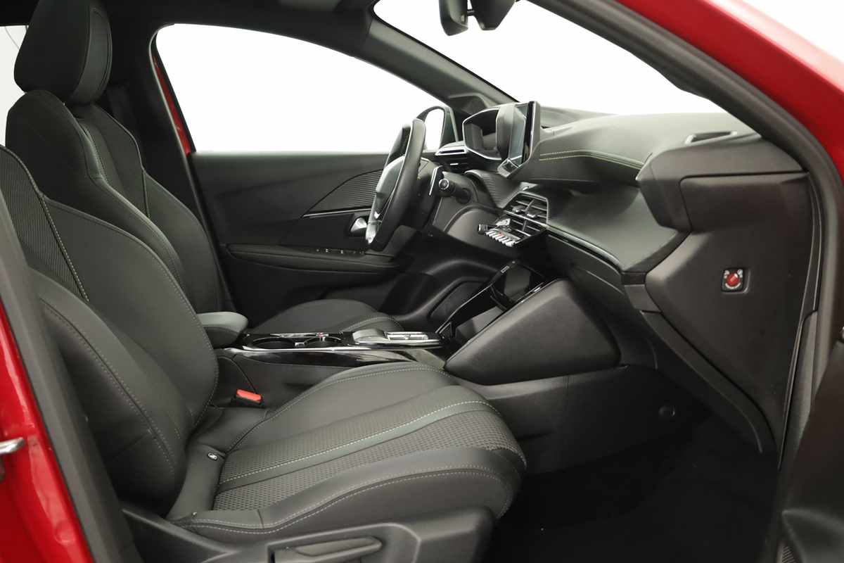 peugeot-208-2023-gasolina-1199cc