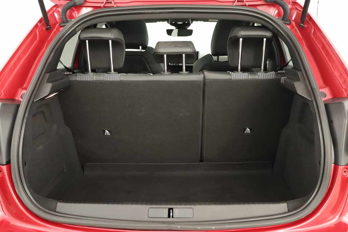 peugeot-208-2023-gasolina-1199cc