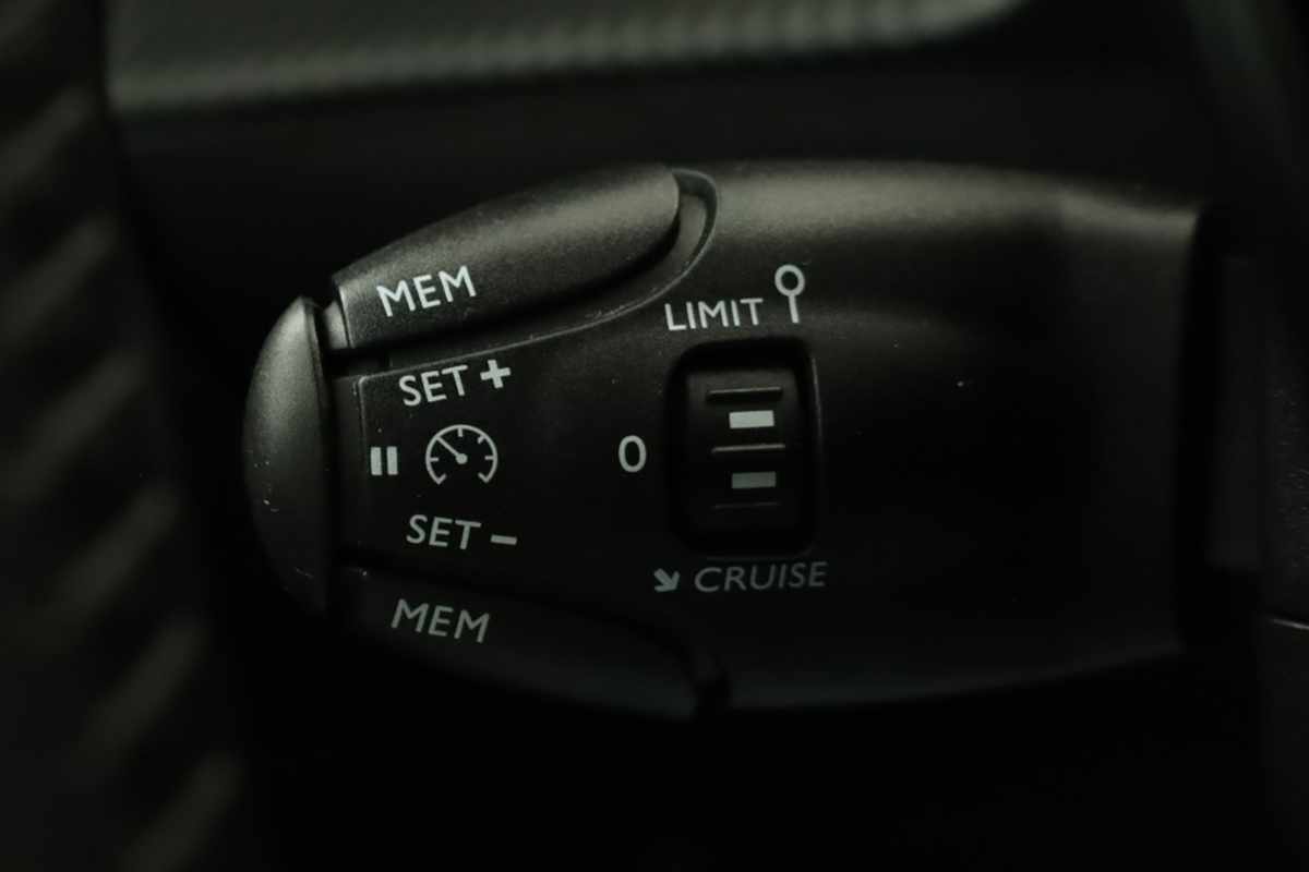 peugeot-2008-2020-gasolina-1199cc