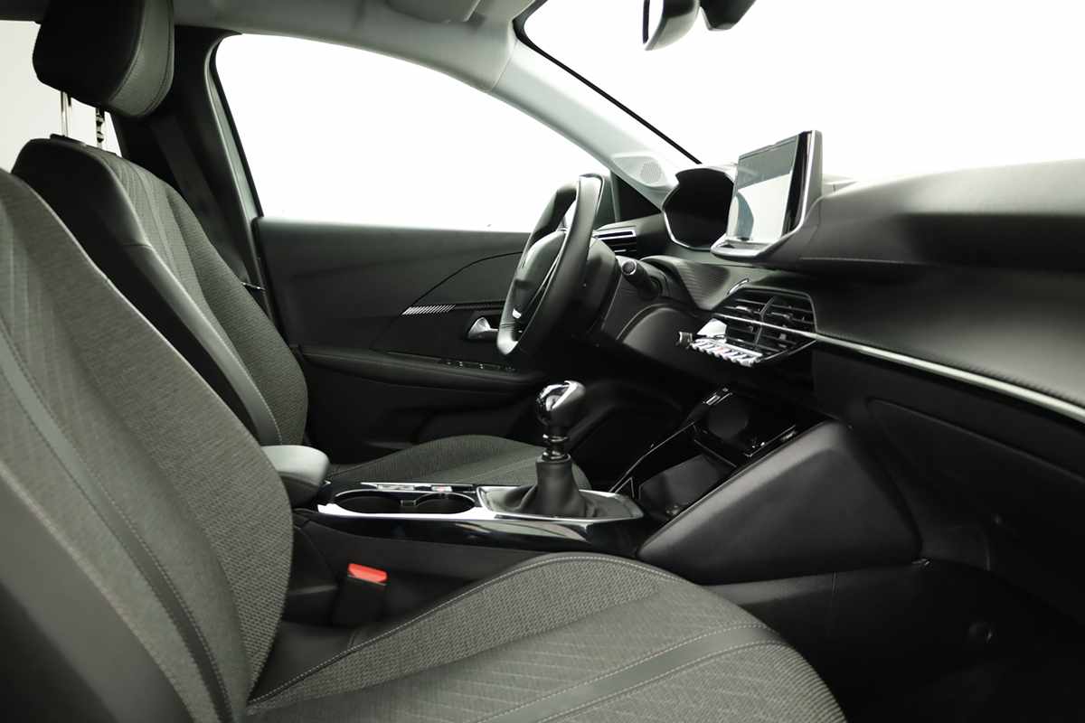 peugeot-208-2025-gasolina-1199cc