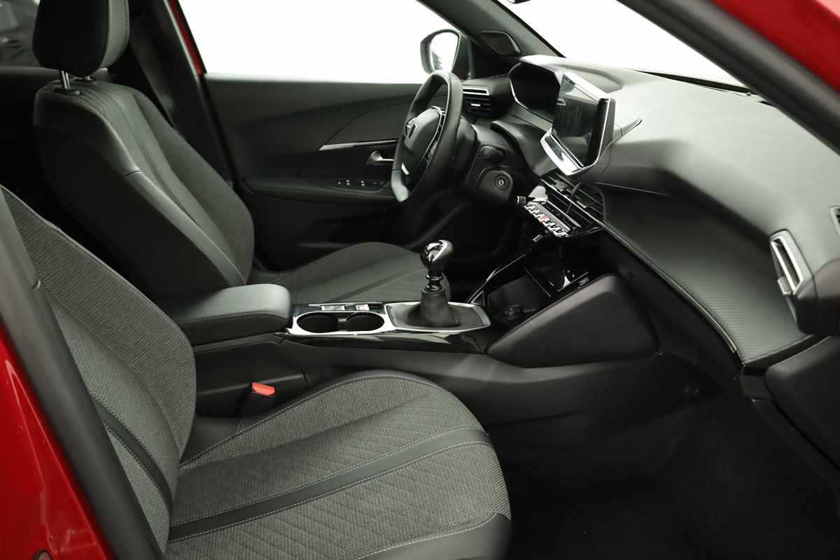 peugeot-2008-2024-gasolina-1199cc