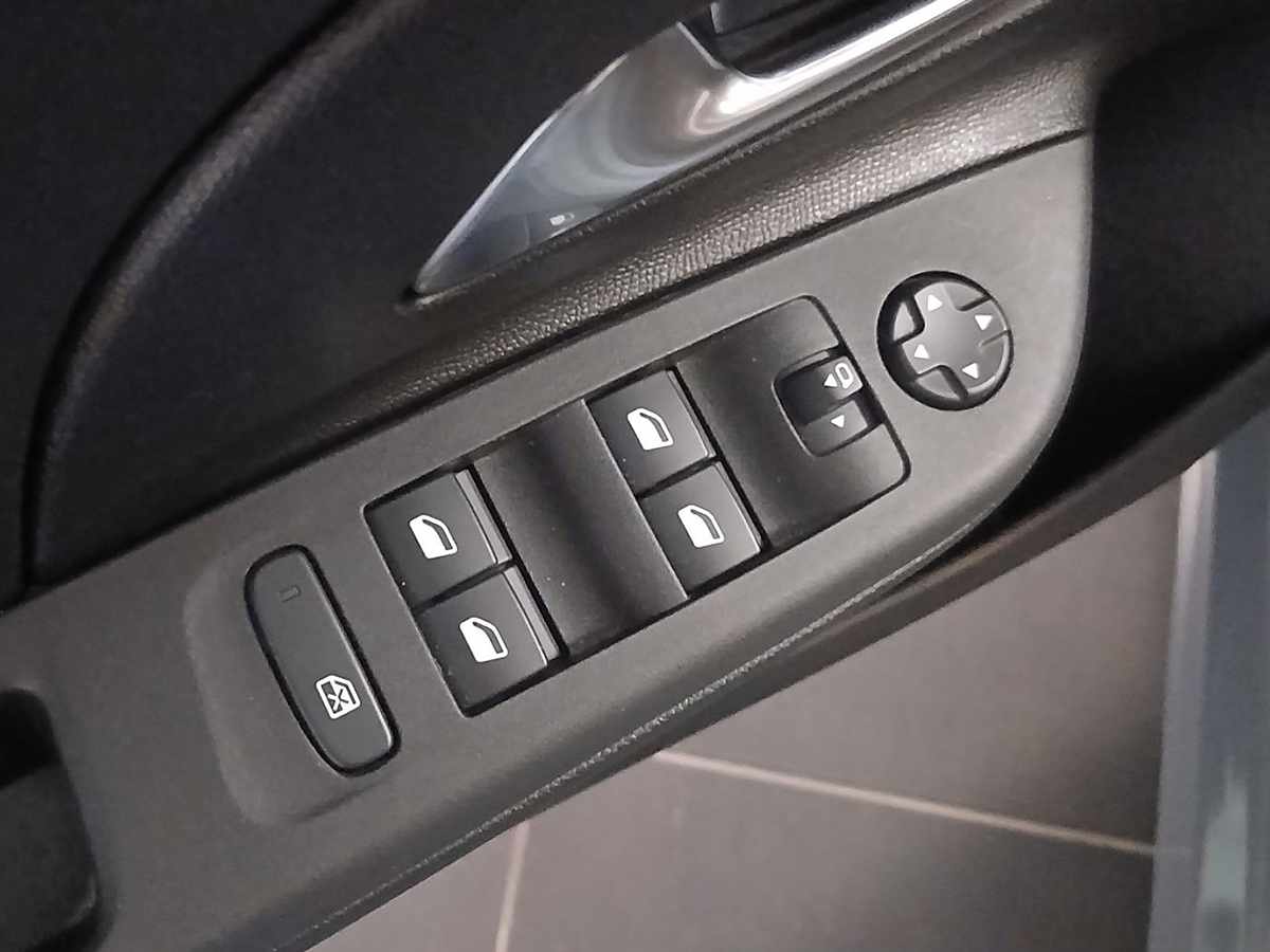 opel-corsa-2025-gasolina-1199cc