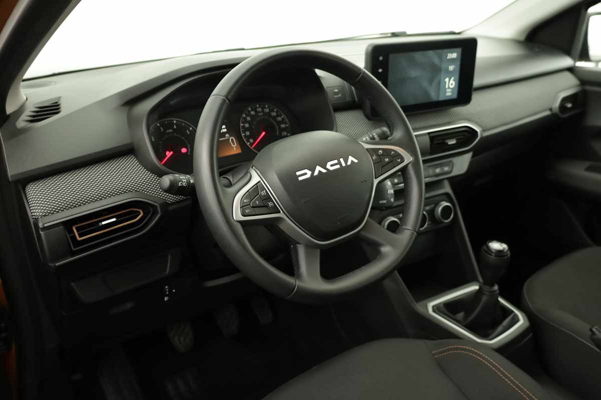 dacia-sandero-2024-gasolina-999cc