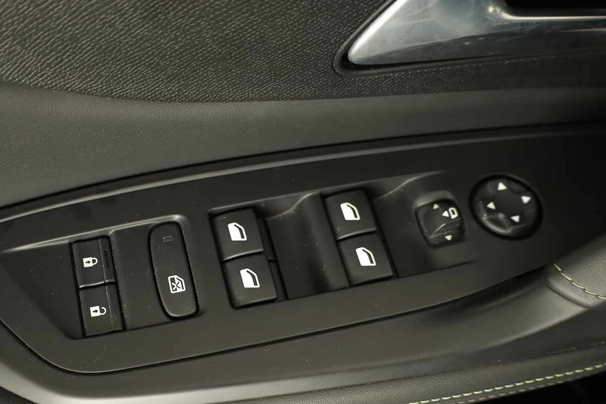 peugeot-308-2024-gasolina-1199cc