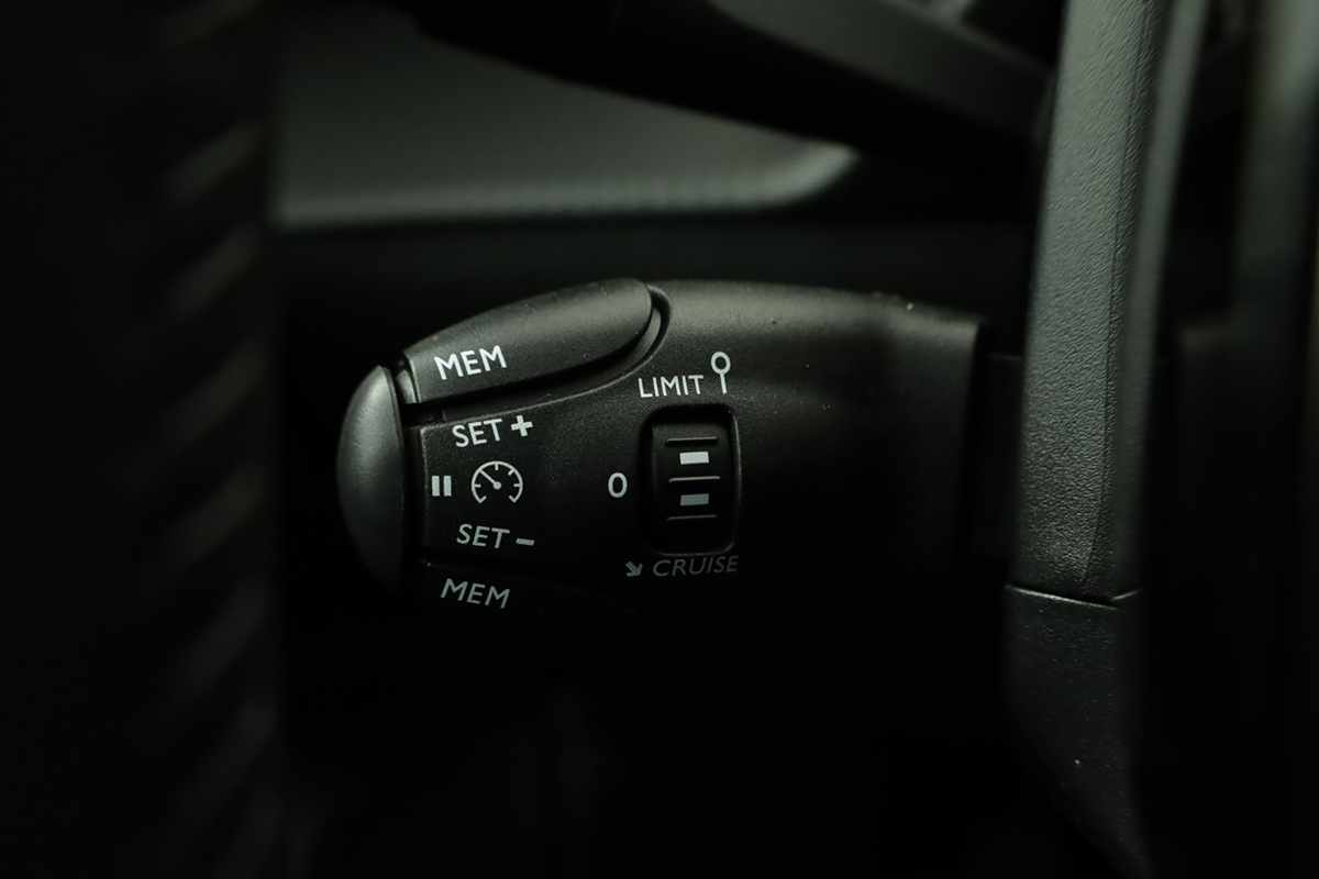 peugeot-2008-2024-gasolina-1199cc