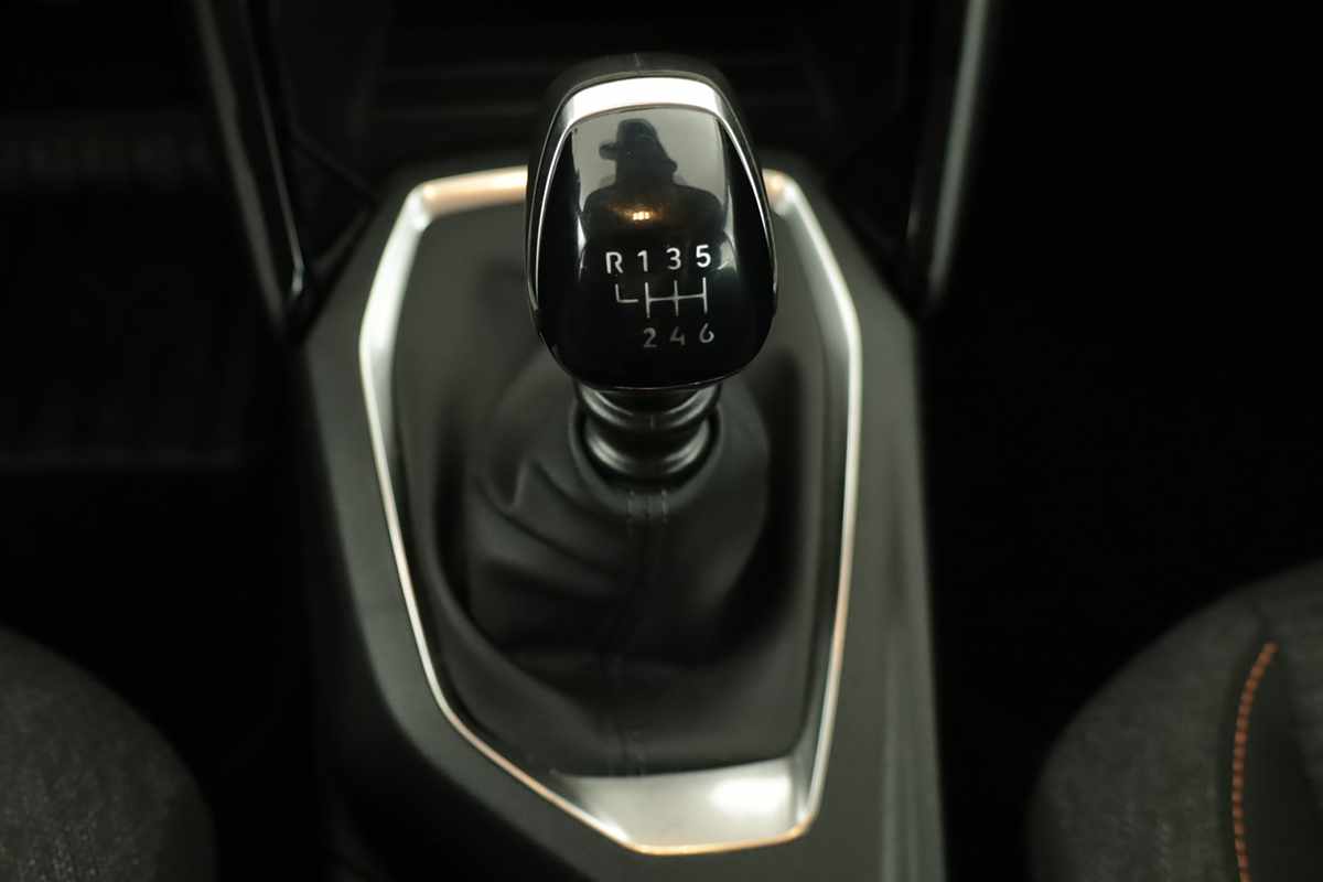 peugeot-208-2025-gasolina-1199cc