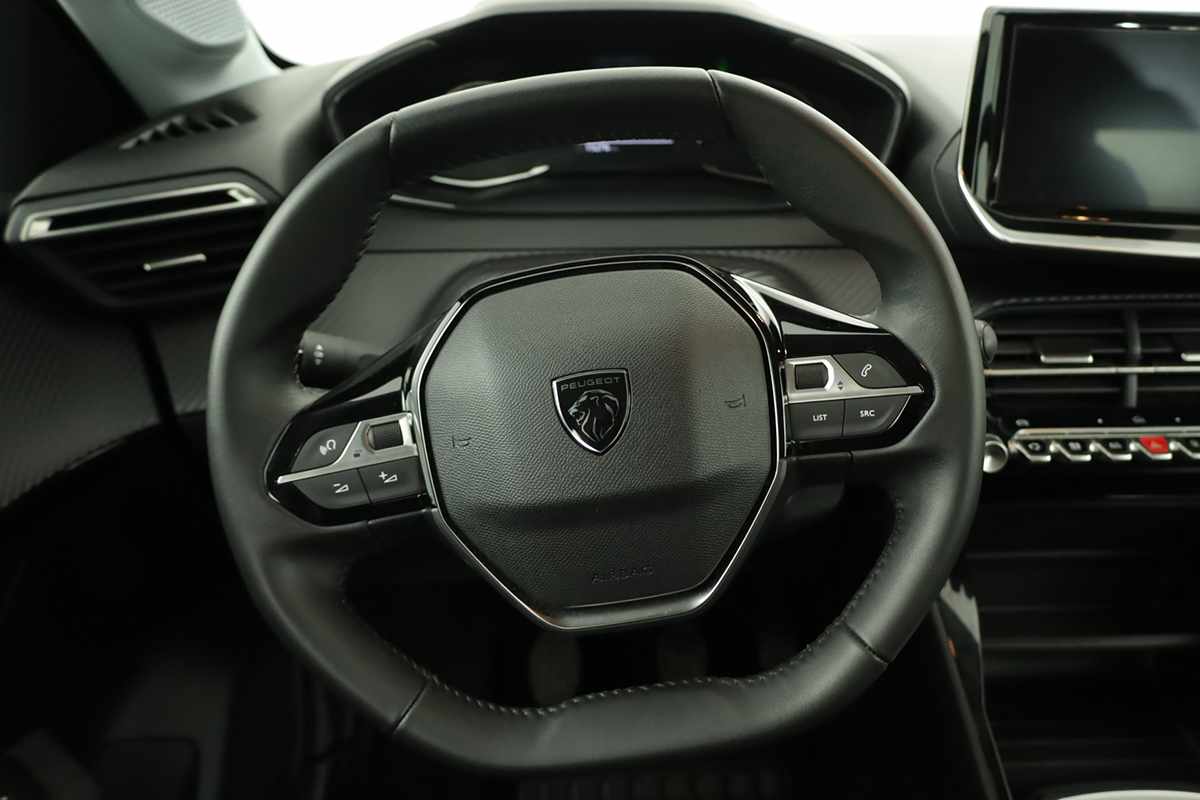 peugeot-208-2025-gasolina-1199cc