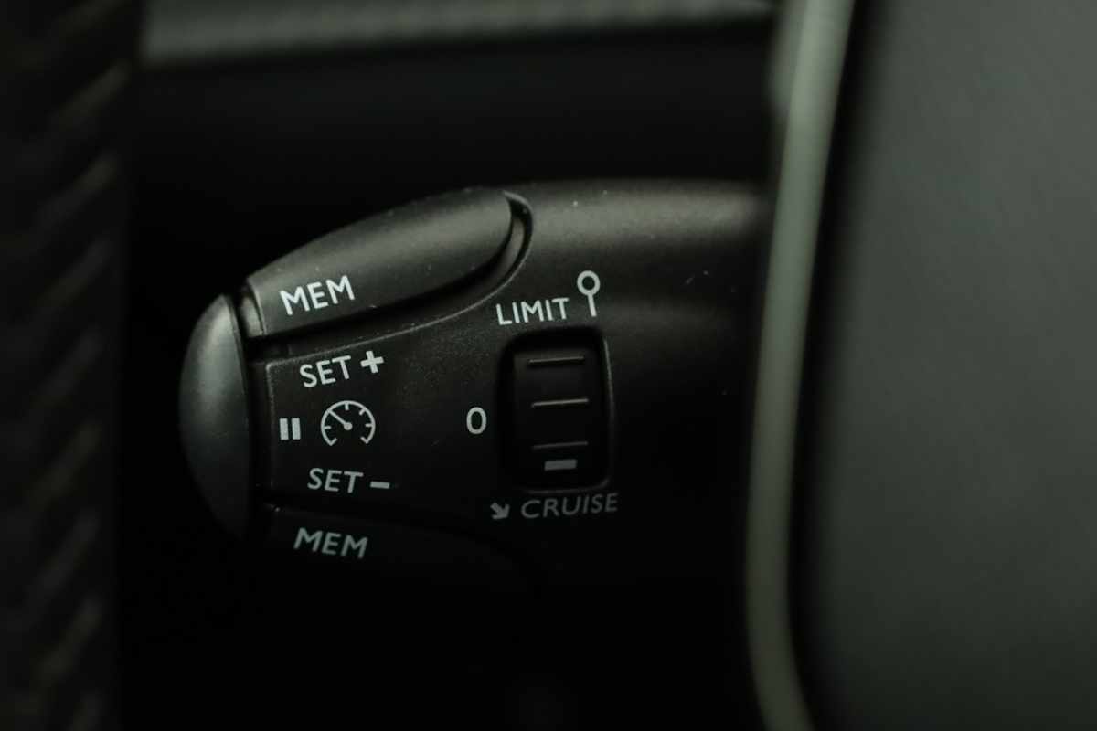 peugeot-208-2025-gasolina-1199cc