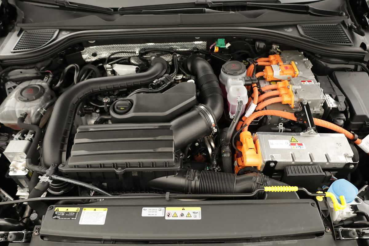 volkswagen-golf-2025-hibrido-a-gasolina-1498cc