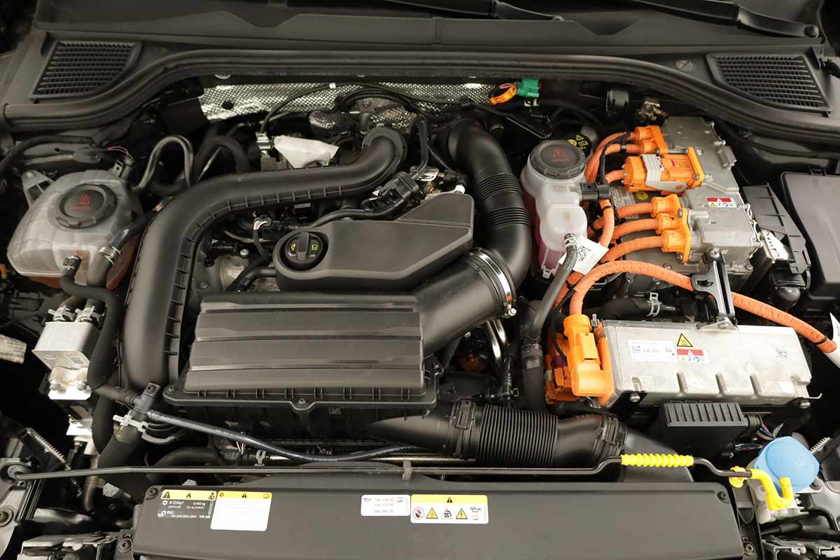 volkswagen-golf-2025-hibrido-a-gasolina-1498cc