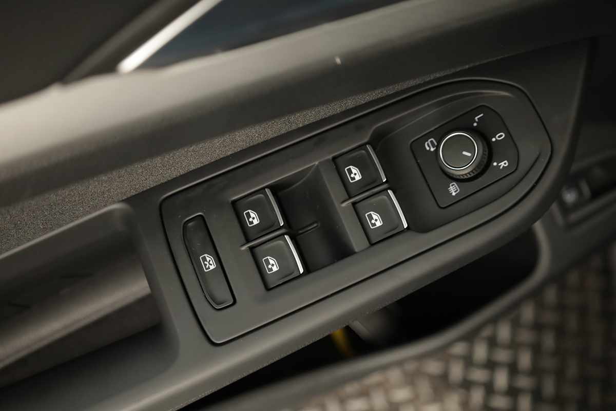 volkswagen-golf-2025-hibrido-a-gasolina-1498cc