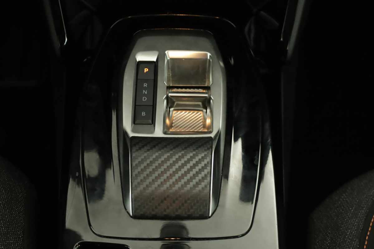 peugeot-e-208-2025-eletrico-0cc