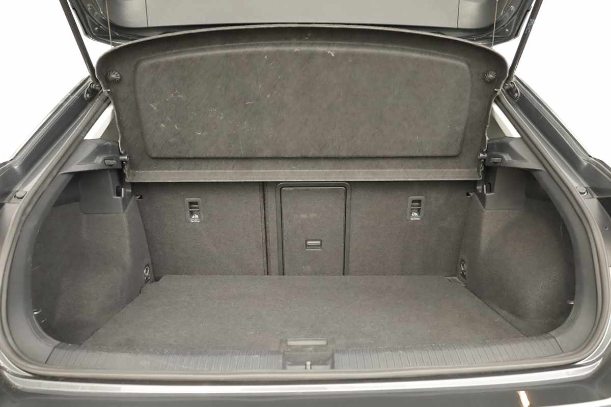 volkswagen-t-roc-2023-gasolina-999cc