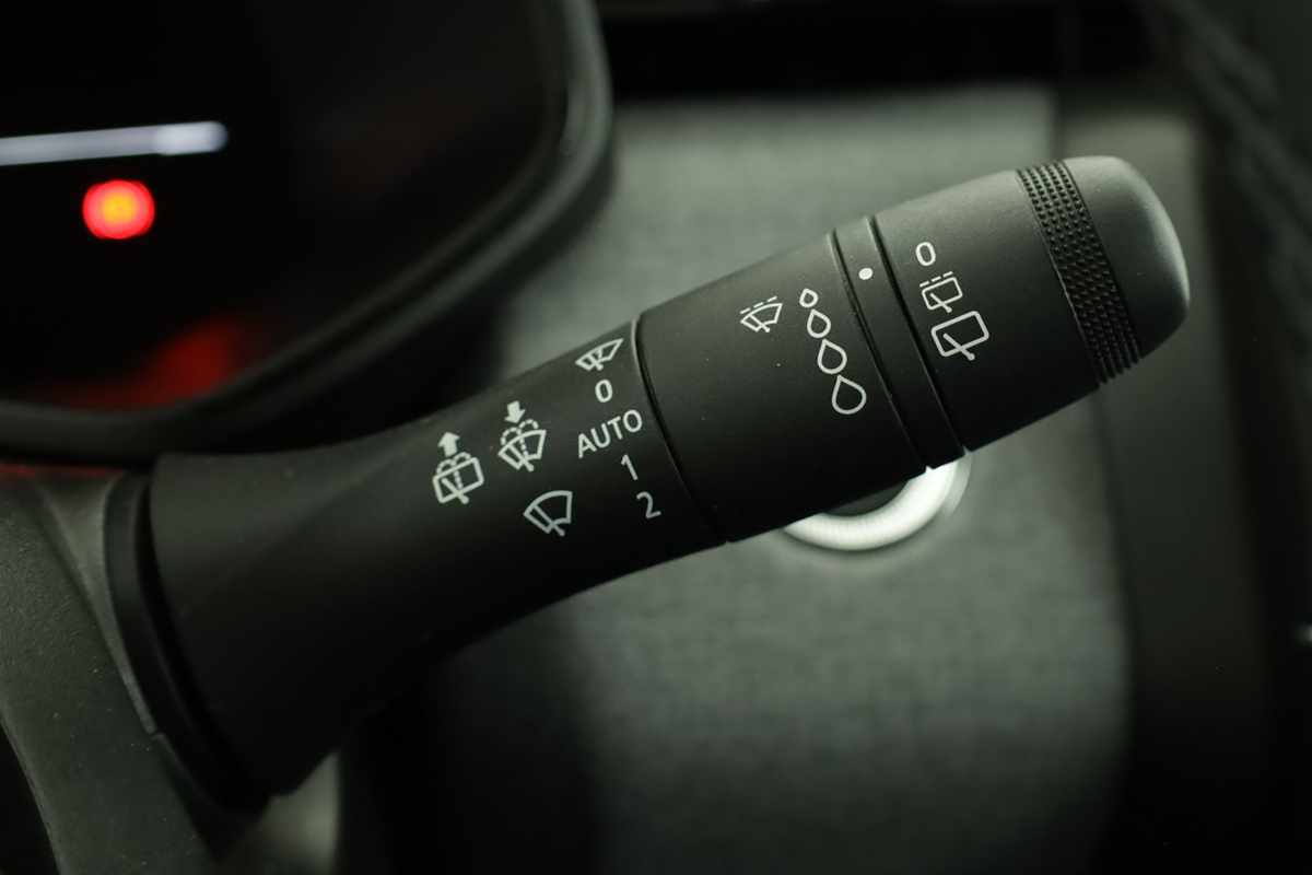 mitsubishi-colt-2024-gasolina-999cc