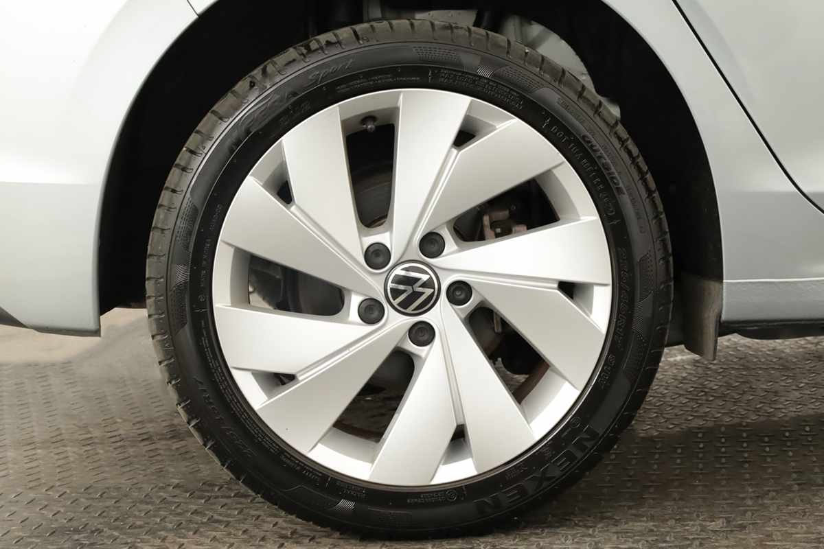 volkswagen-golf-2025-hibrido-a-gasolina-1498cc