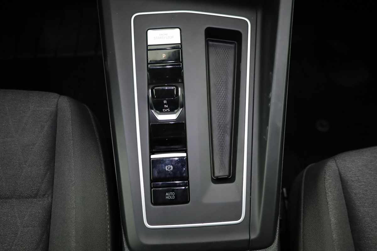 volkswagen-golf-2025-hibrido-a-gasolina-1498cc