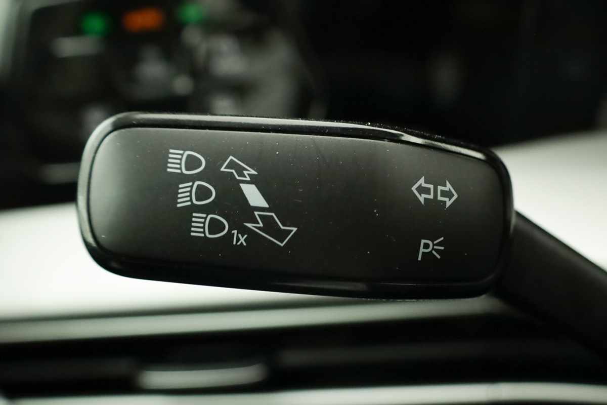 volkswagen-golf-2025-hibrido-a-gasolina-1498cc
