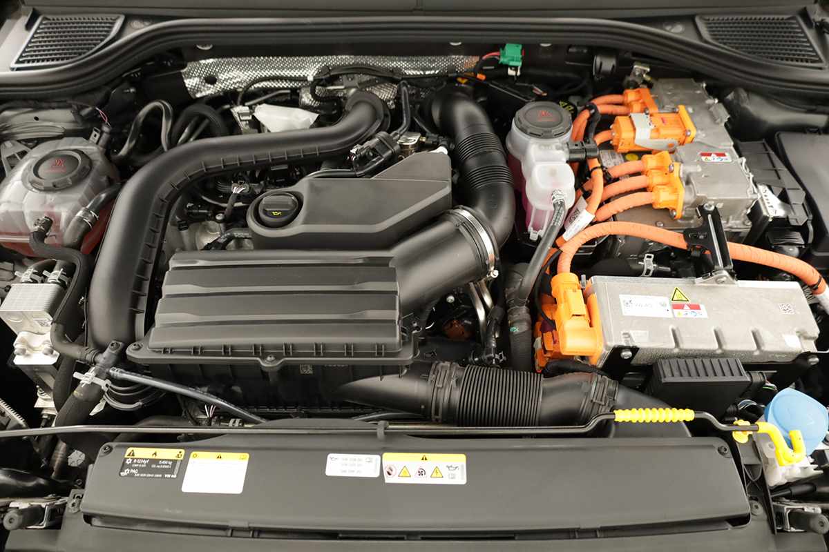 volkswagen-golf-2025-hibrido-a-gasolina-1498cc