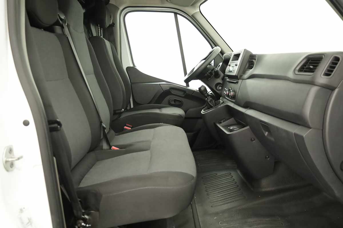 renault-master-2023-diesel-2299cc