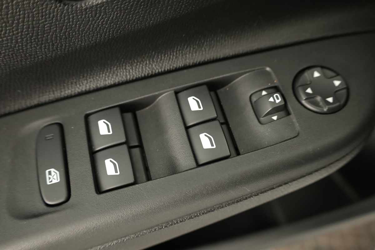 opel-corsa-2025-gasolina-1199cc