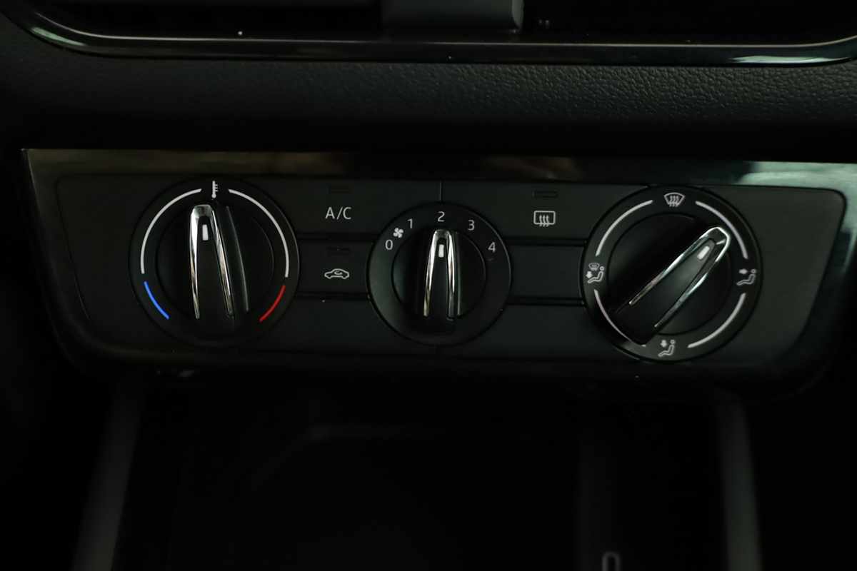 skoda-kamiq-2024-gasolina-999cc