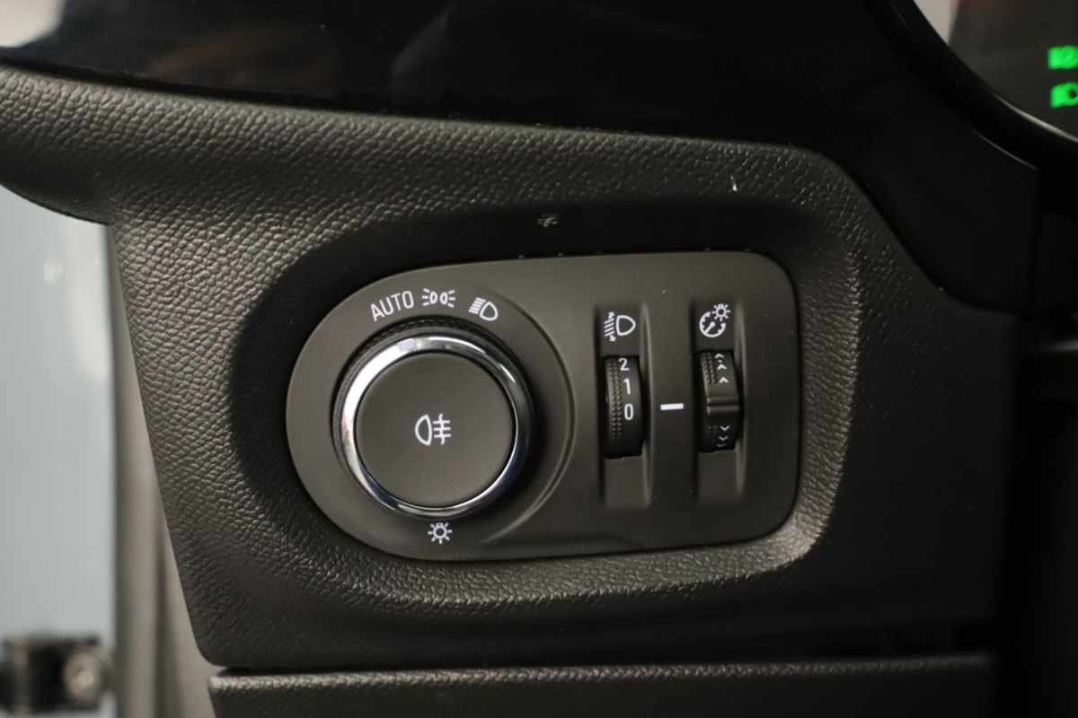 opel-corsa-2025-gasolina-1199cc