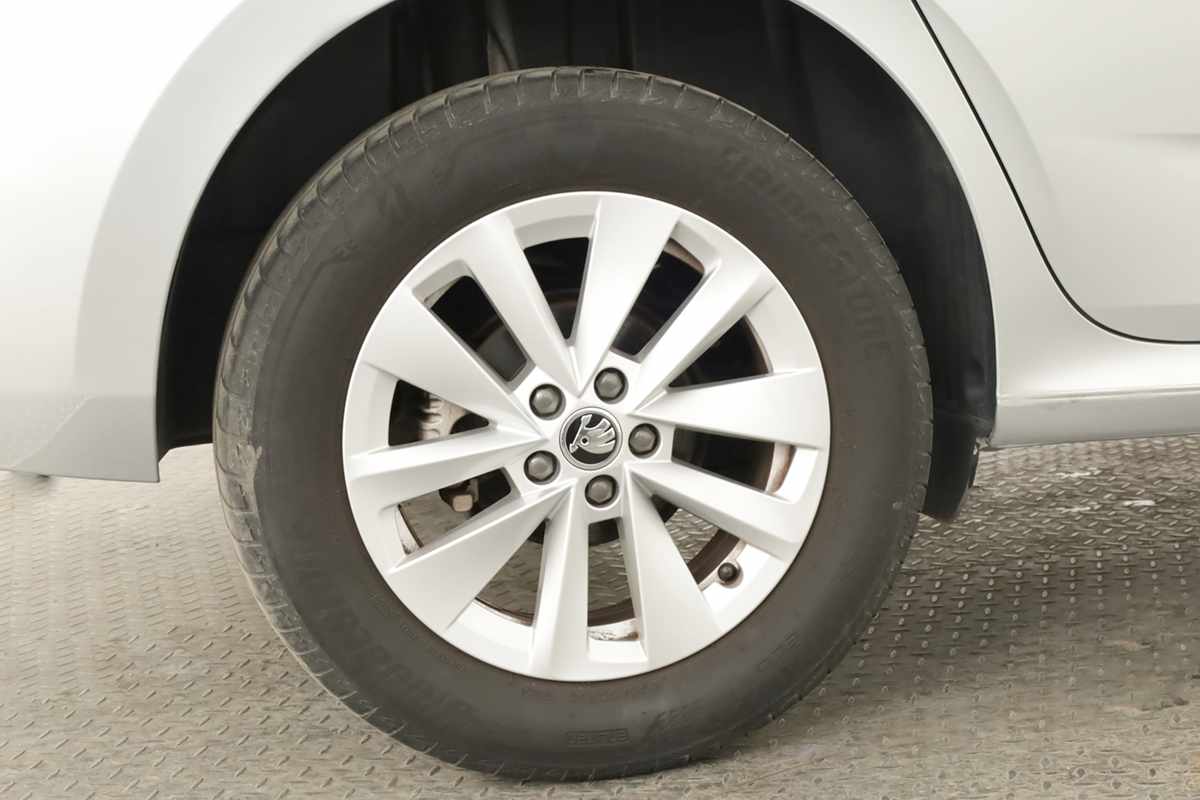 skoda-kamiq-2024-gasolina-999cc