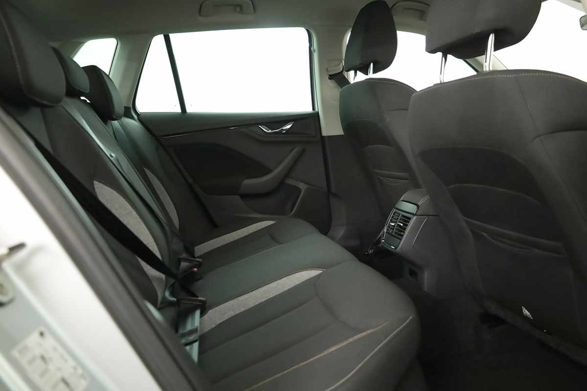 skoda-kamiq-2024-gasolina-999cc