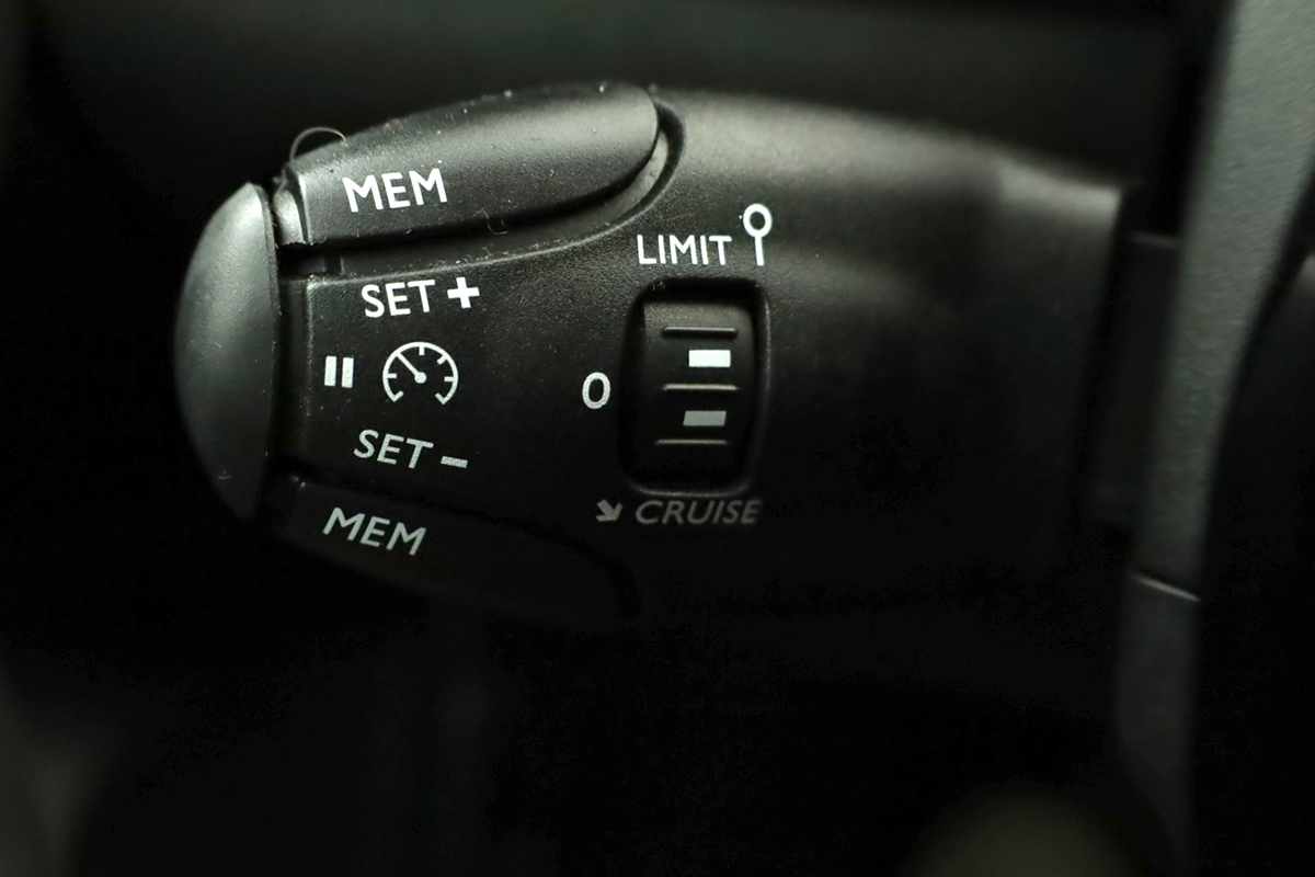 peugeot-2008-2024-gasolina-1199cc