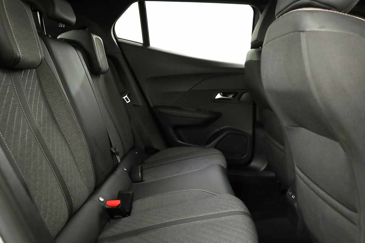 peugeot-2008-2024-gasolina-1199cc