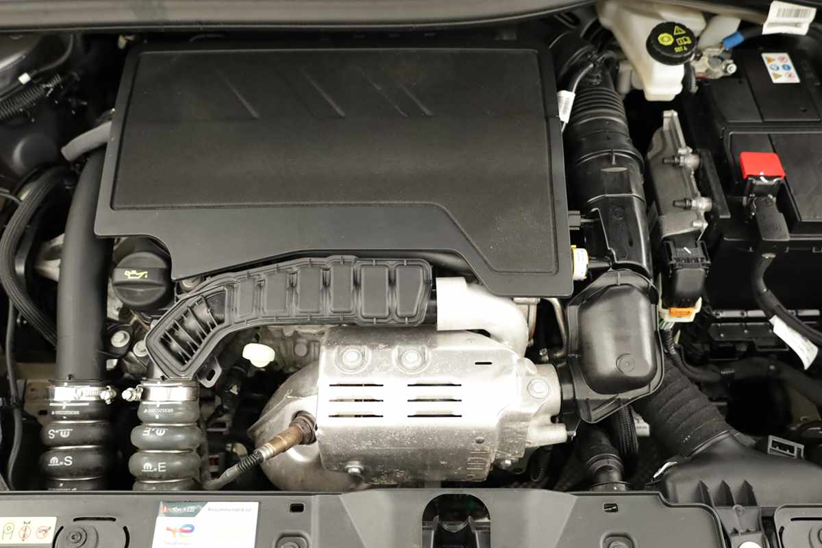 peugeot-2008-2024-gasolina-1199cc
