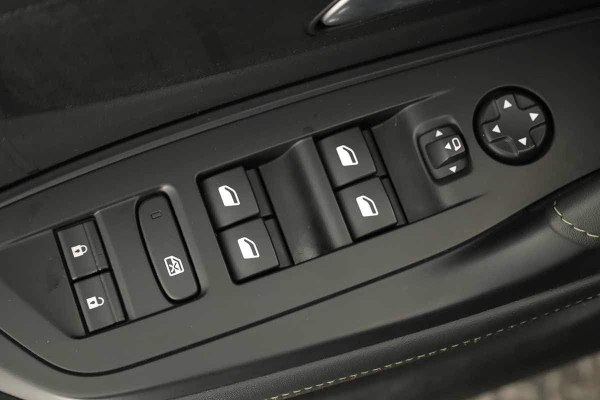 peugeot-308-2024-gasolina-1199cc