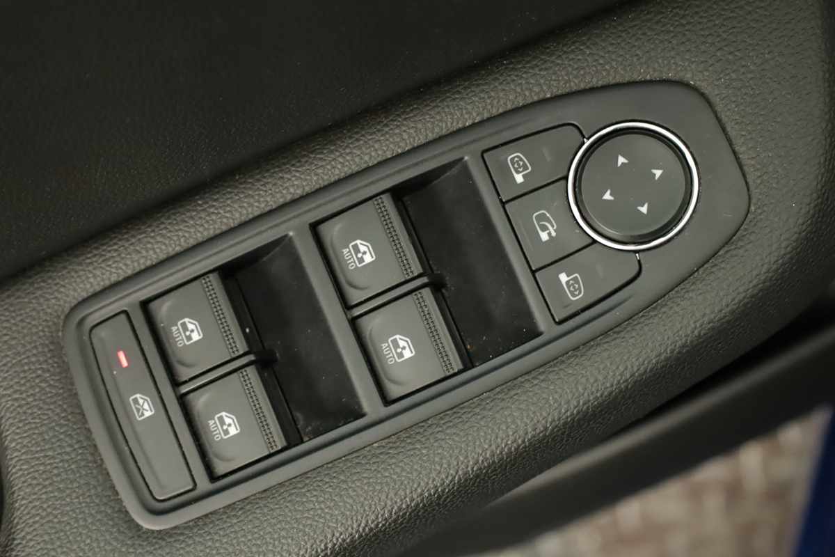 mitsubishi-colt-2024-gasolina-999cc