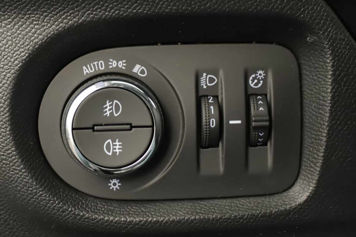 opel-corsa-2025-gasolina-1199cc