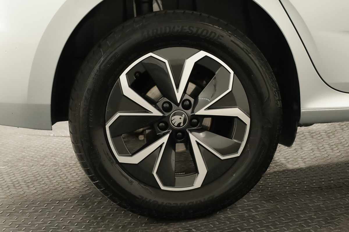 skoda-kamiq-2025-gasolina-999cc