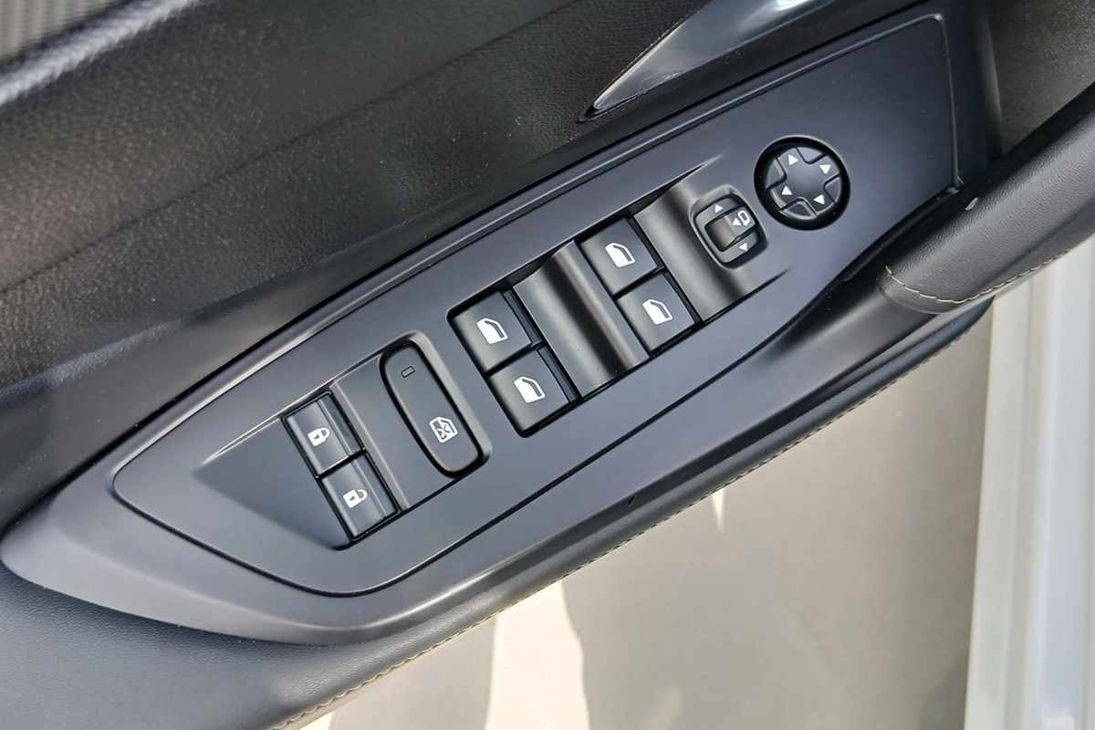 peugeot-308-2024-gasolina-1199cc