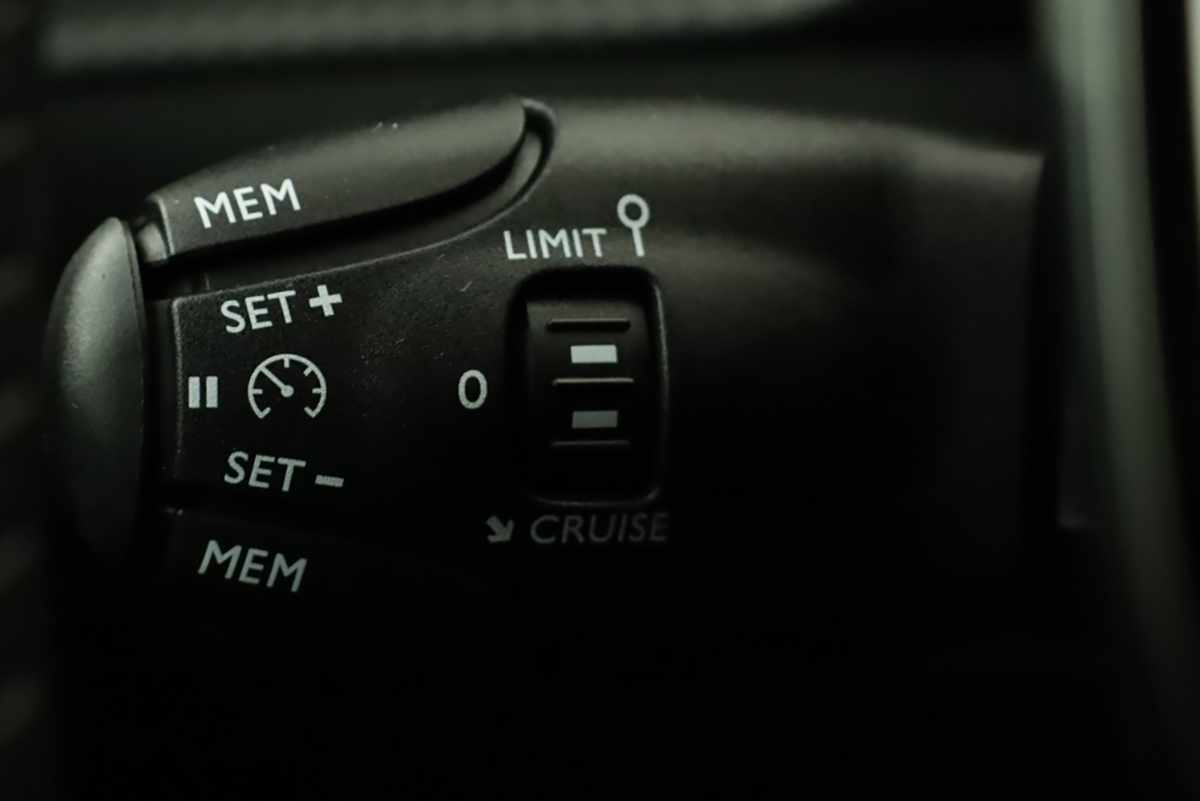 peugeot-e-208-2025-eletrico-0cc