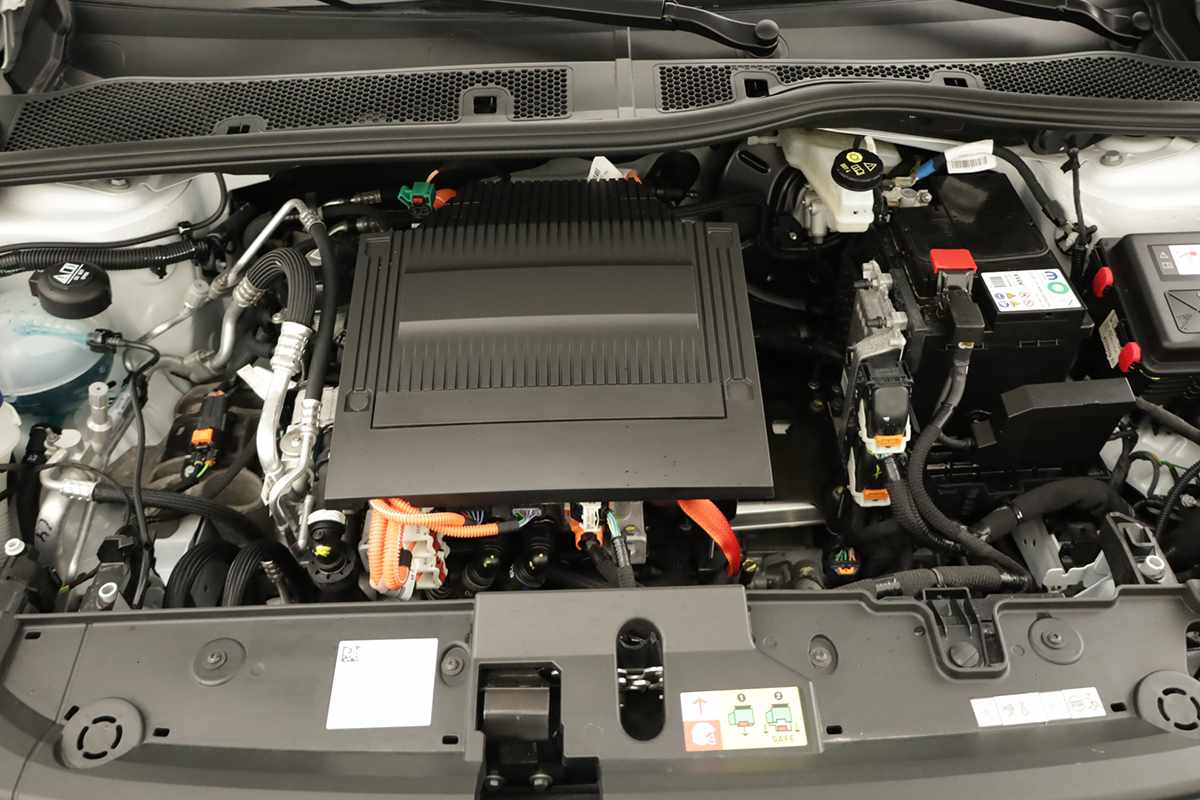 peugeot-e-208-2025-eletrico-0cc