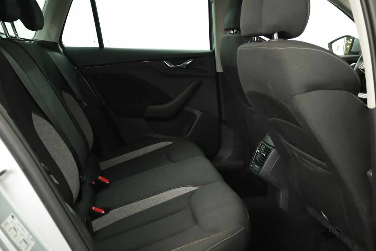 skoda-kamiq-2025-gasolina-999cc