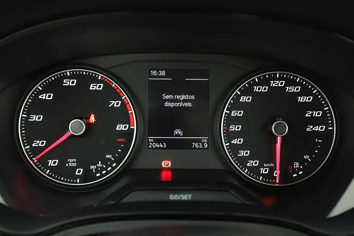 seat-arona-2023-gasolina-999cc