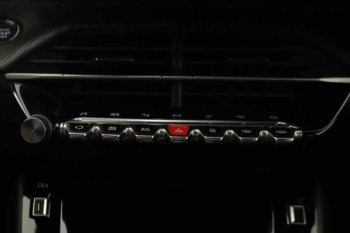 peugeot-2008-2022-gasolina-1199cc