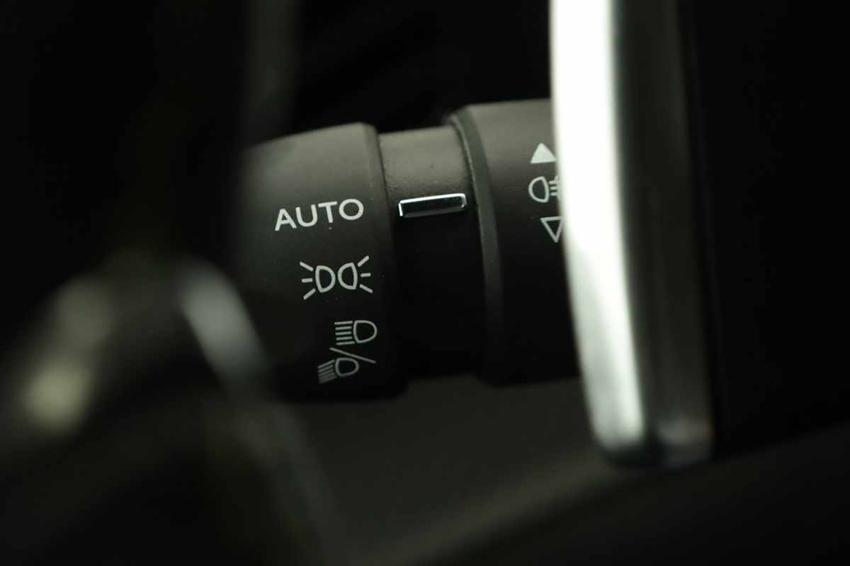 peugeot-2008-2022-gasolina-1199cc