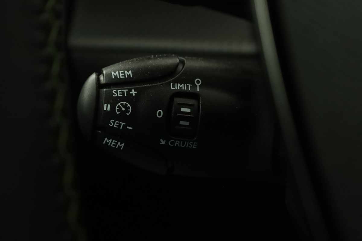 peugeot-2008-2022-gasolina-1199cc