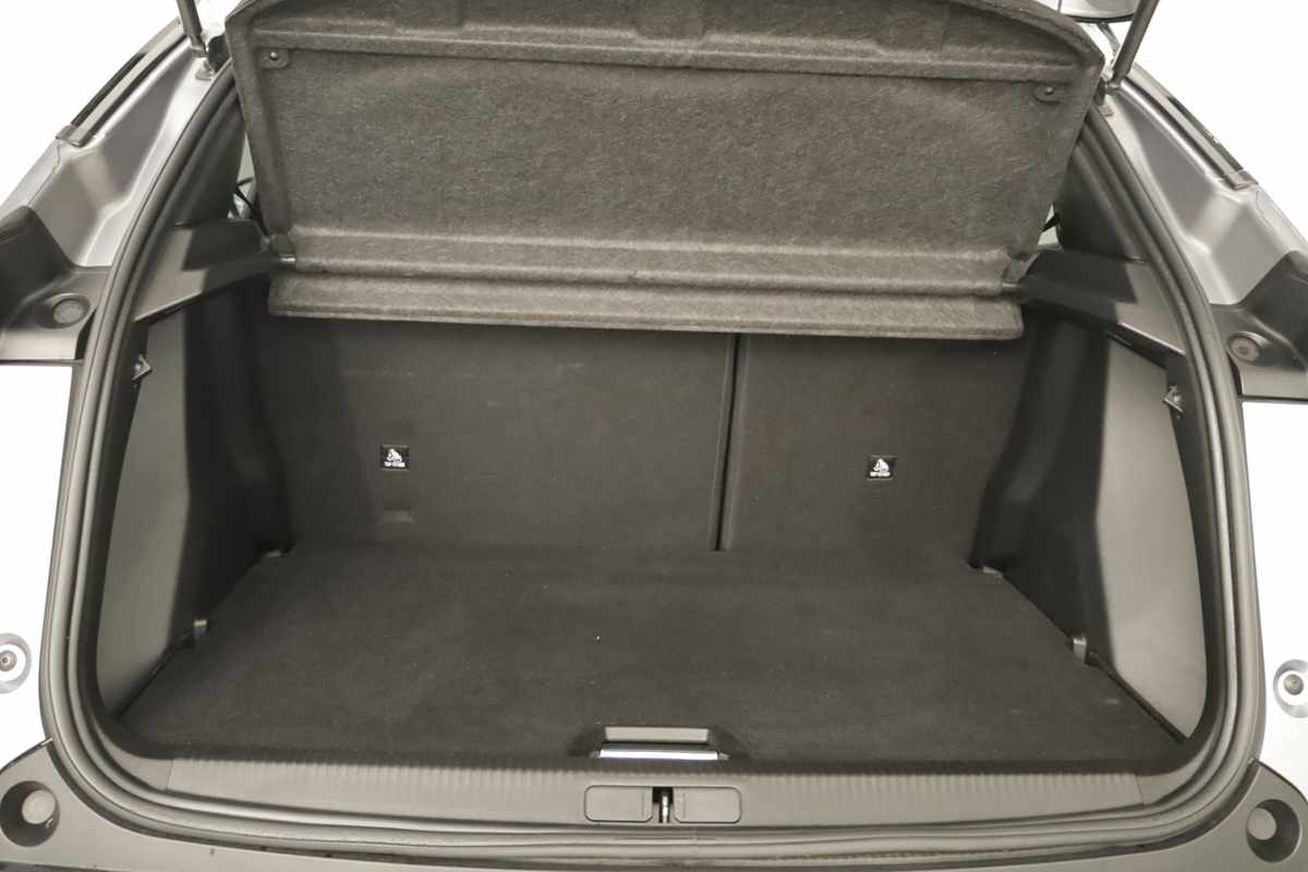 peugeot-2008-2022-gasolina-1199cc