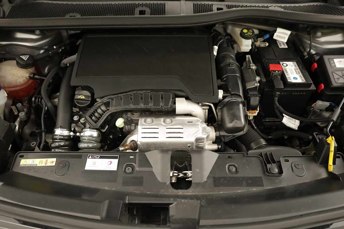 peugeot-2008-2022-gasolina-1199cc